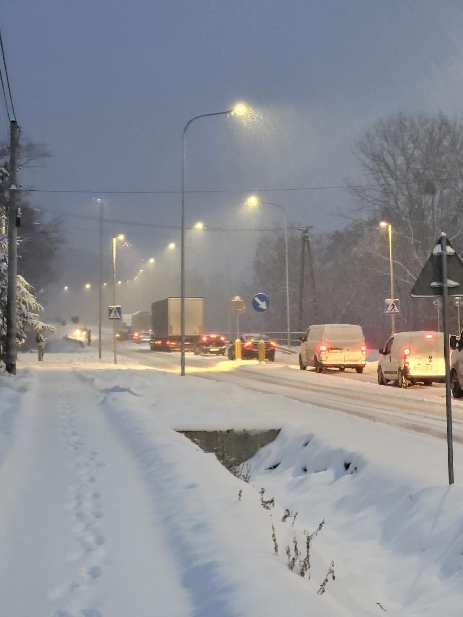Zdjęcie w galerii na portalu naszraciborz.pl: List do redakcji. Opady śniegu znów sparaliżowały Rybnicką wiadomości z regionu