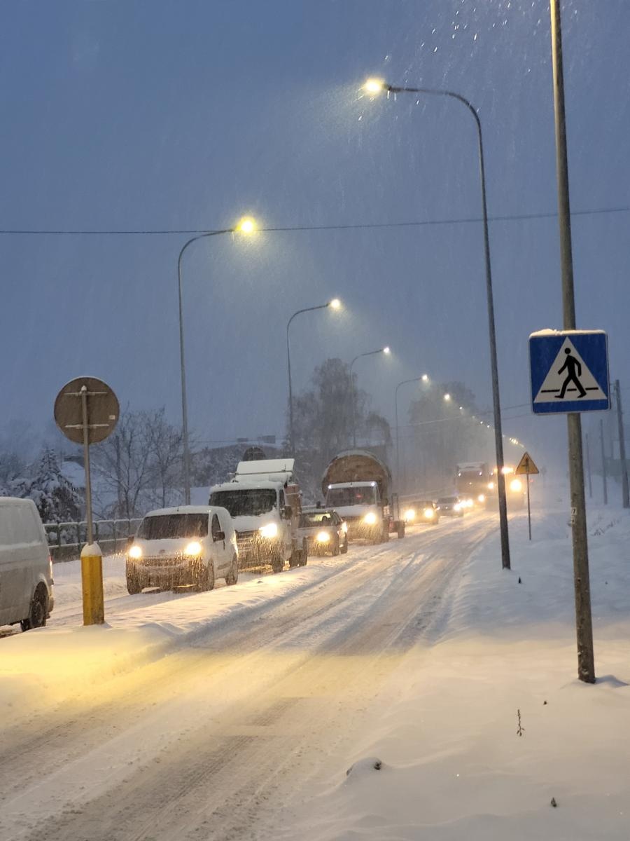 Zdjęcie w galerii na portalu naszraciborz.pl: List do redakcji. Opady śniegu znów sparaliżowały Rybnicką wiadomości z regionu
