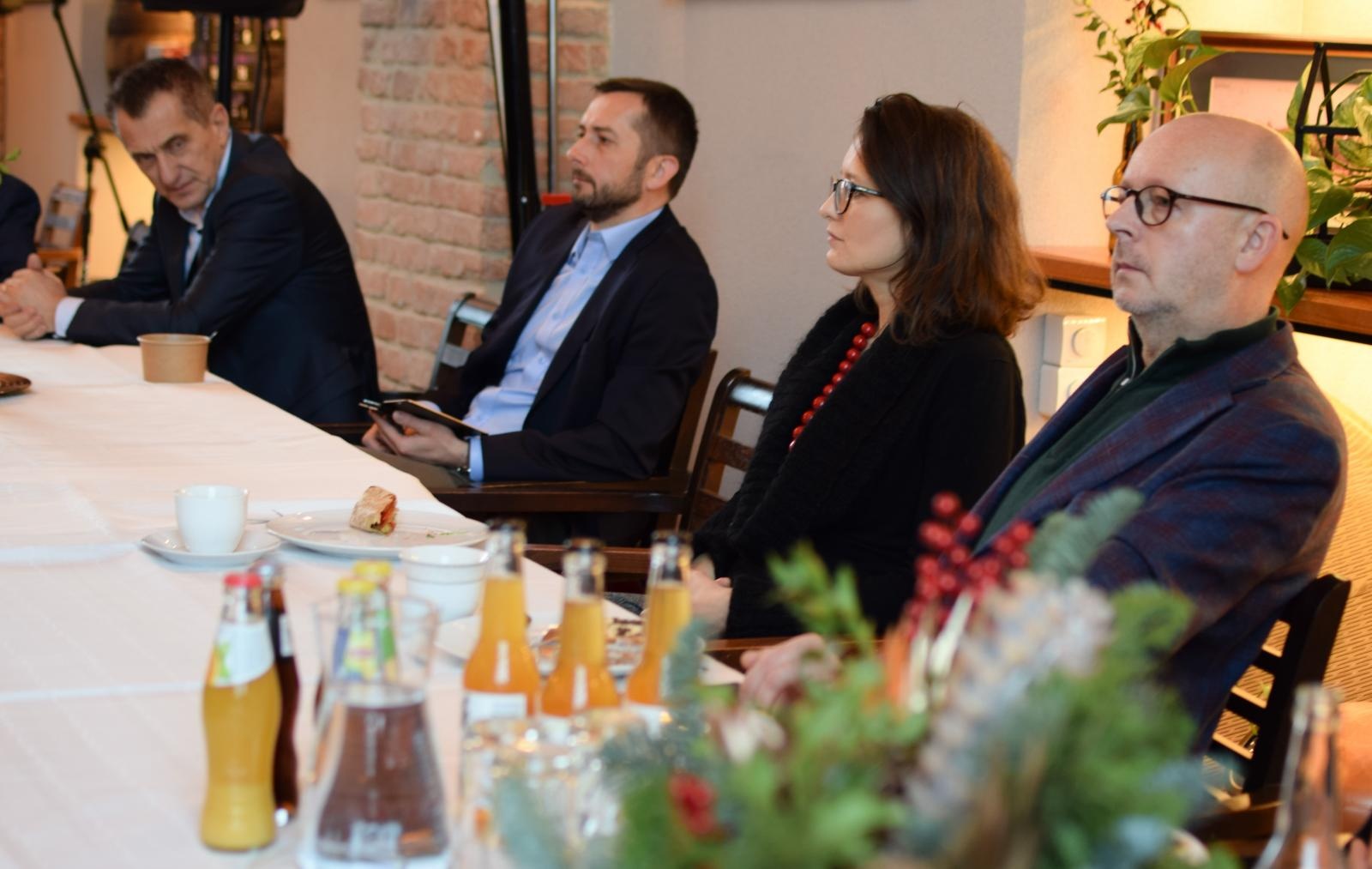 Zdjęcie w galerii na portalu naszraciborz.pl: Raciborscy przedsiębiorcy przy śniadaniu  rozmawiali o biznesie wiadomości z regionu