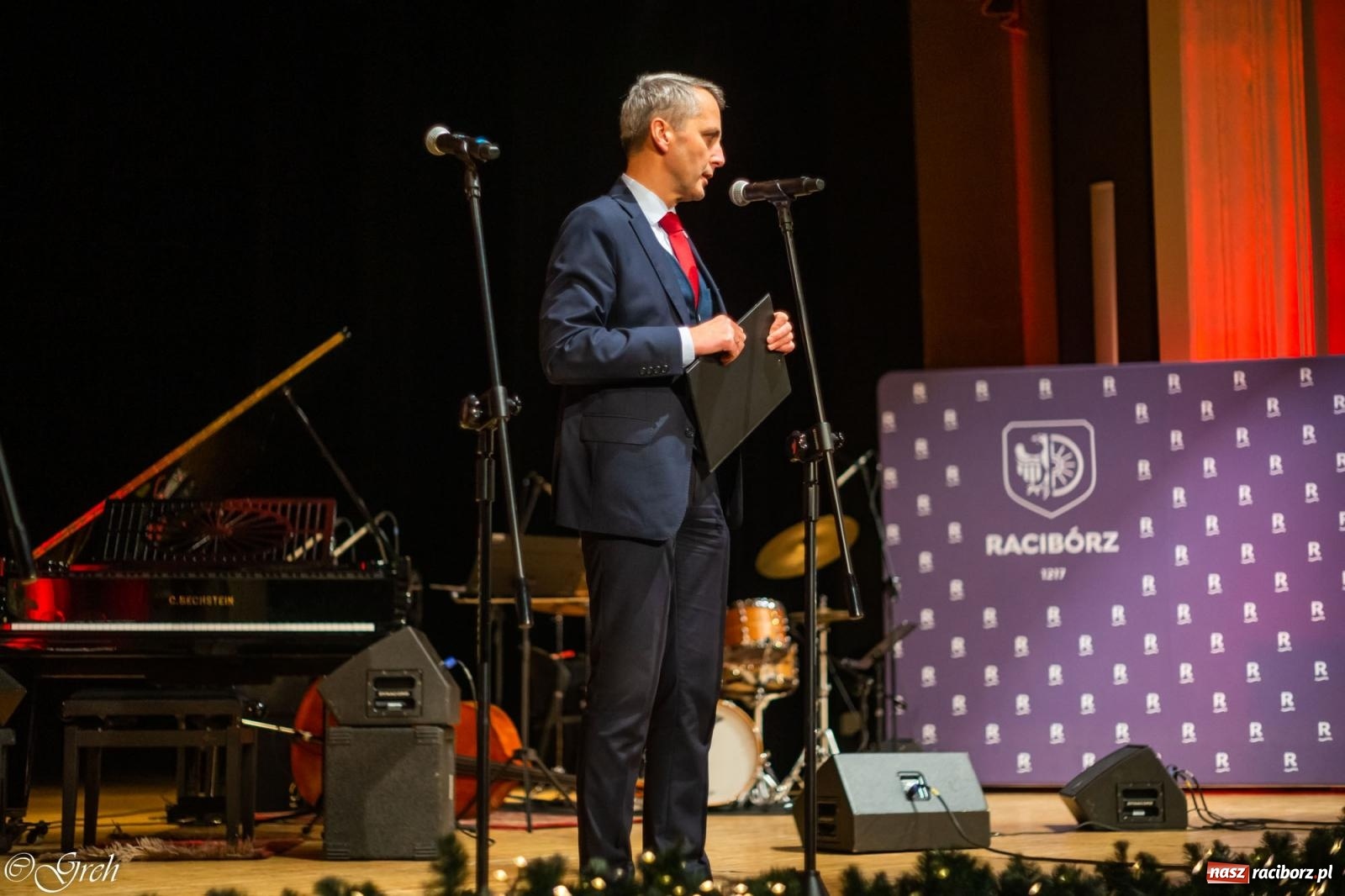 Zdjęcie w galerii na portalu naszraciborz.pl: W RCK wręczono nagrody w dziedzinie kultury i wolontariatu [FOTO i WIDEO] wiadomości z regionu