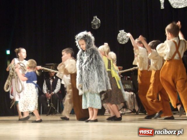 Zdjęcie w galerii na portalu naszraciborz.pl: Źródło wytańczyło Kopciuszka wiadomości z regionu