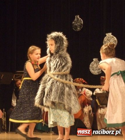 Zdjęcie w galerii na portalu naszraciborz.pl: Źródło wytańczyło Kopciuszka wiadomości z regionu