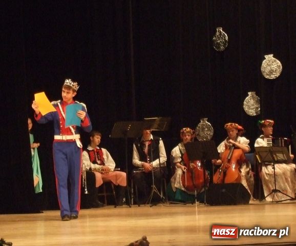 Zdjęcie w galerii na portalu naszraciborz.pl: Źródło wytańczyło Kopciuszka wiadomości z regionu