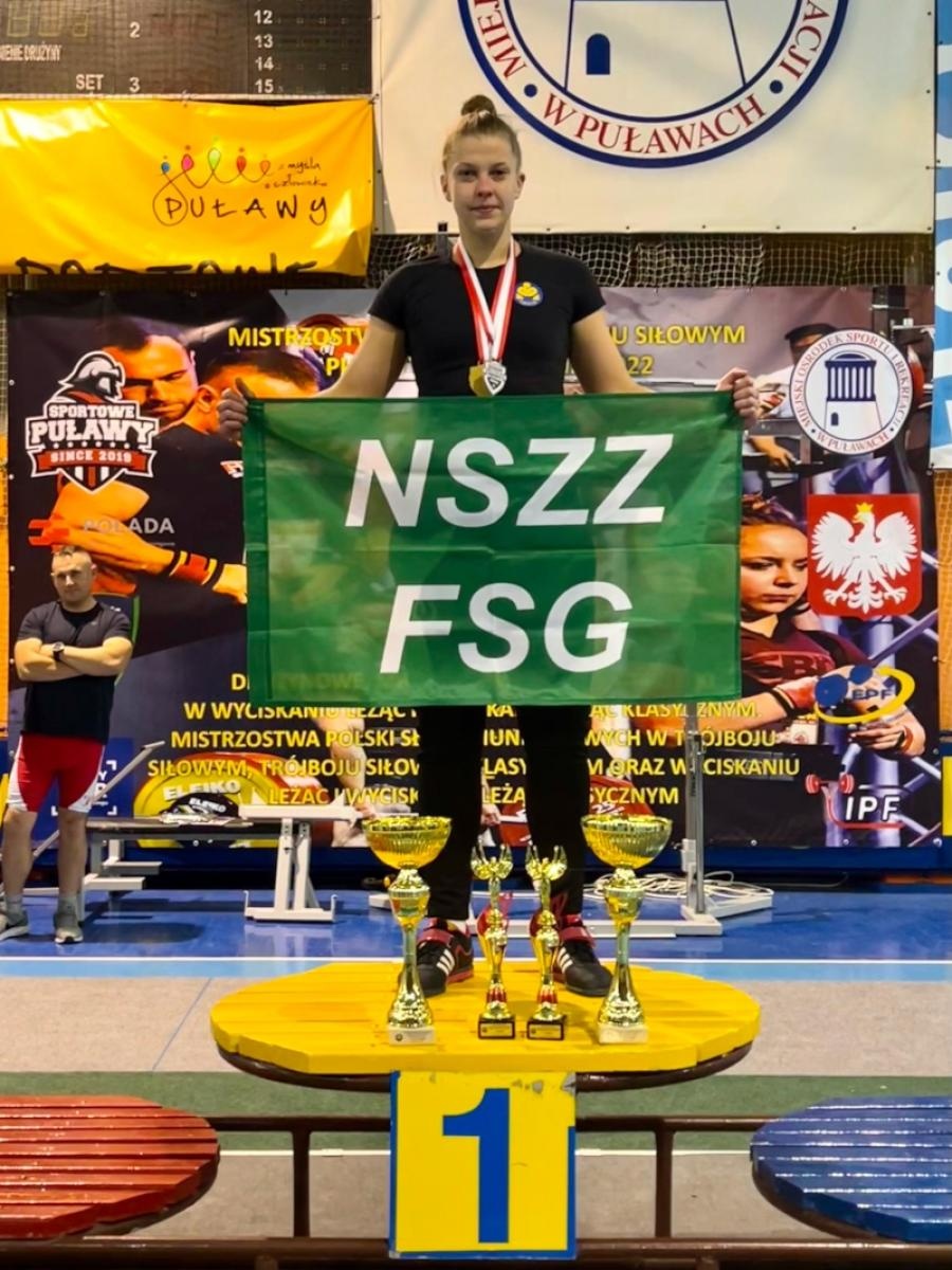 Zdjęcie w galerii na portalu naszraciborz.pl: Nie miała sobie równych w trójboju siłowym wiadomości z regionu