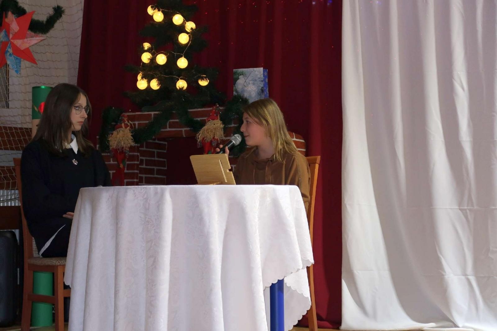 Zdjęcie w galerii na portalu naszraciborz.pl: Przedświąteczny kiermasz i występy uczniów ZSP3 na Płoni wiadomości z regionu