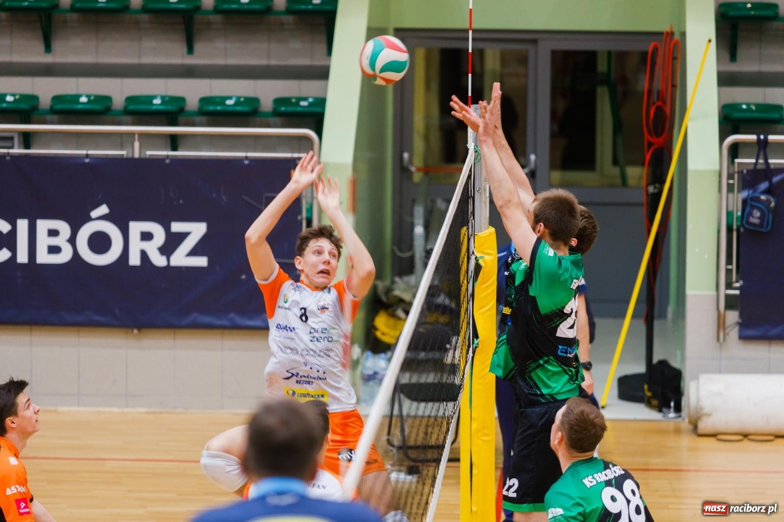 Zdjęcie w galerii na portalu naszraciborz.pl: Zimny prysznic w pierwszym secie, a potem z górki [FOTO] wiadomości z regionu