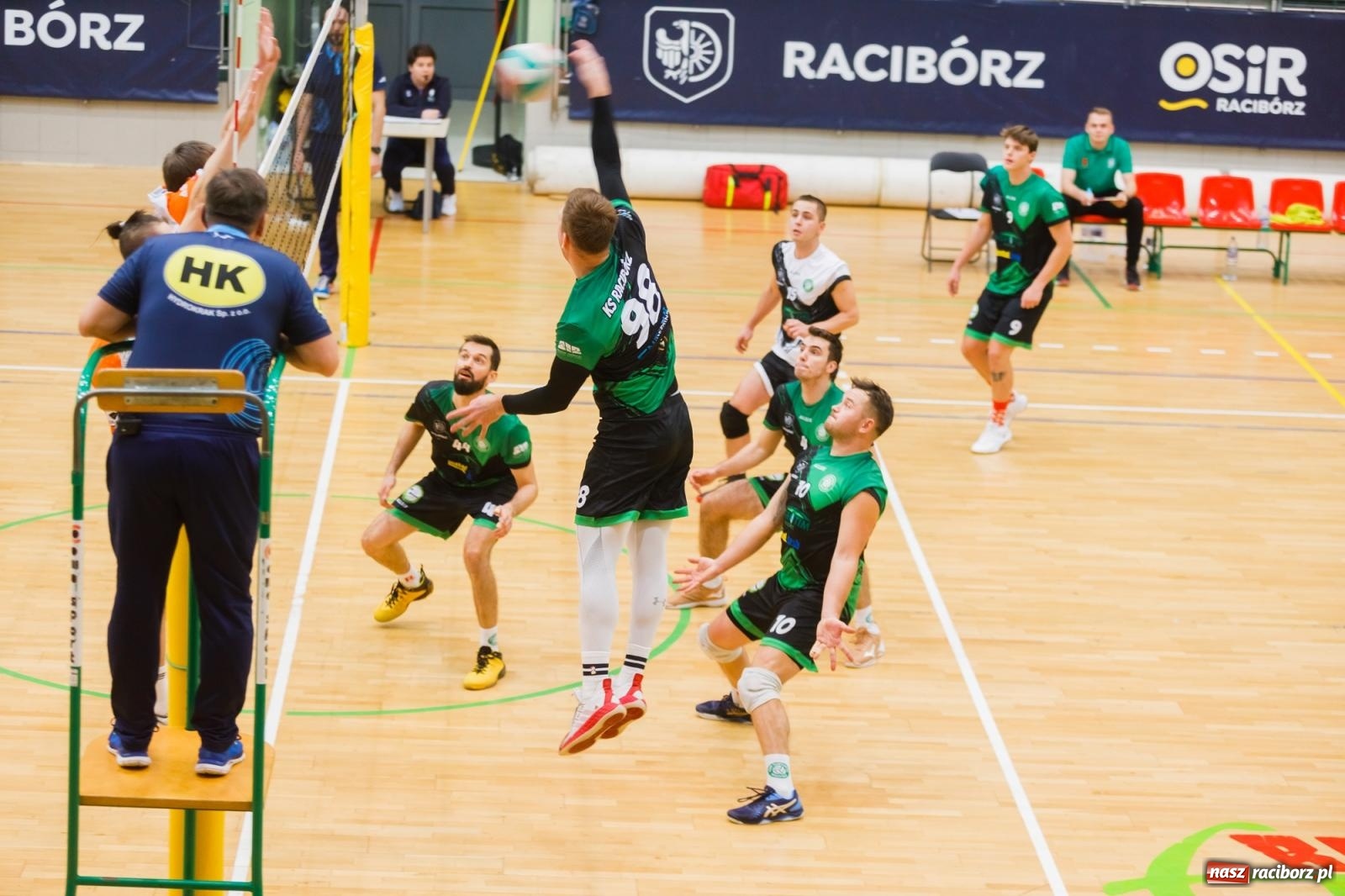 Zdjęcie w galerii na portalu naszraciborz.pl: Zimny prysznic w pierwszym secie, a potem z górki [FOTO] wiadomości z regionu
