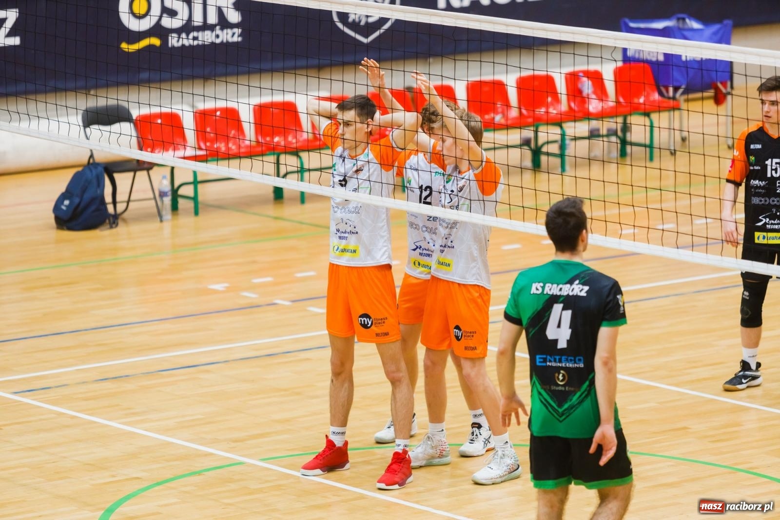 Zdjęcie w galerii na portalu naszraciborz.pl: Zimny prysznic w pierwszym secie, a potem z górki [FOTO] wiadomości z regionu