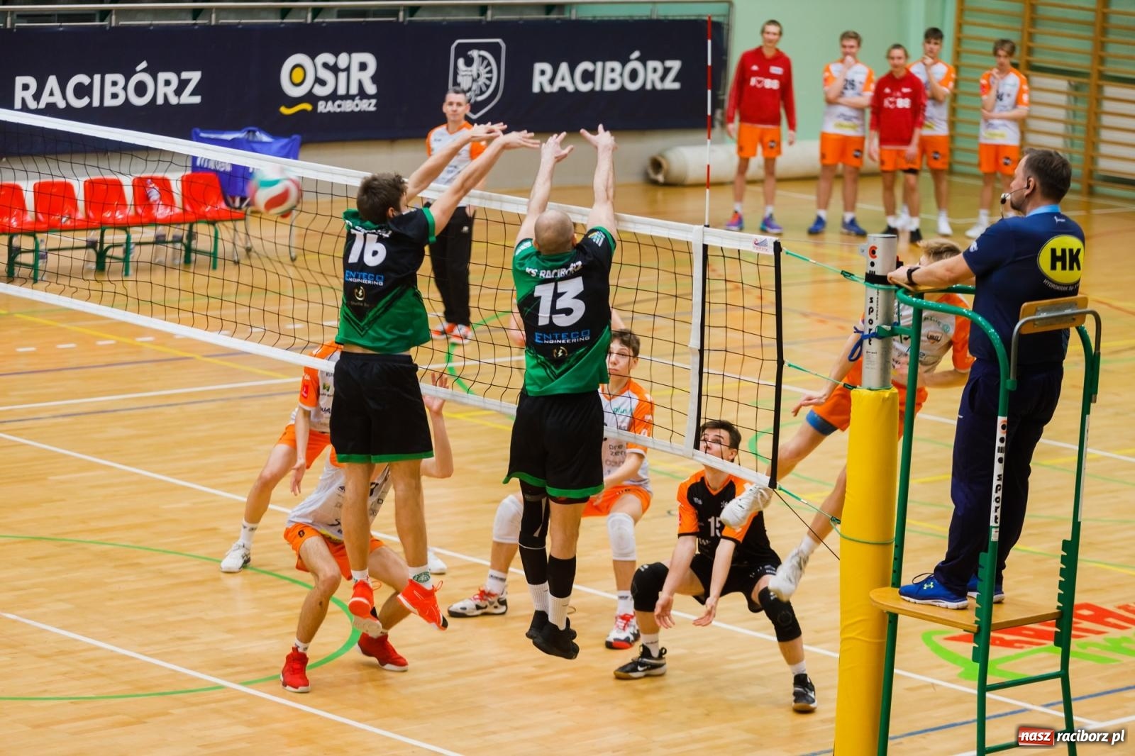 Zdjęcie w galerii na portalu naszraciborz.pl: Zimny prysznic w pierwszym secie, a potem z górki [FOTO] wiadomości z regionu