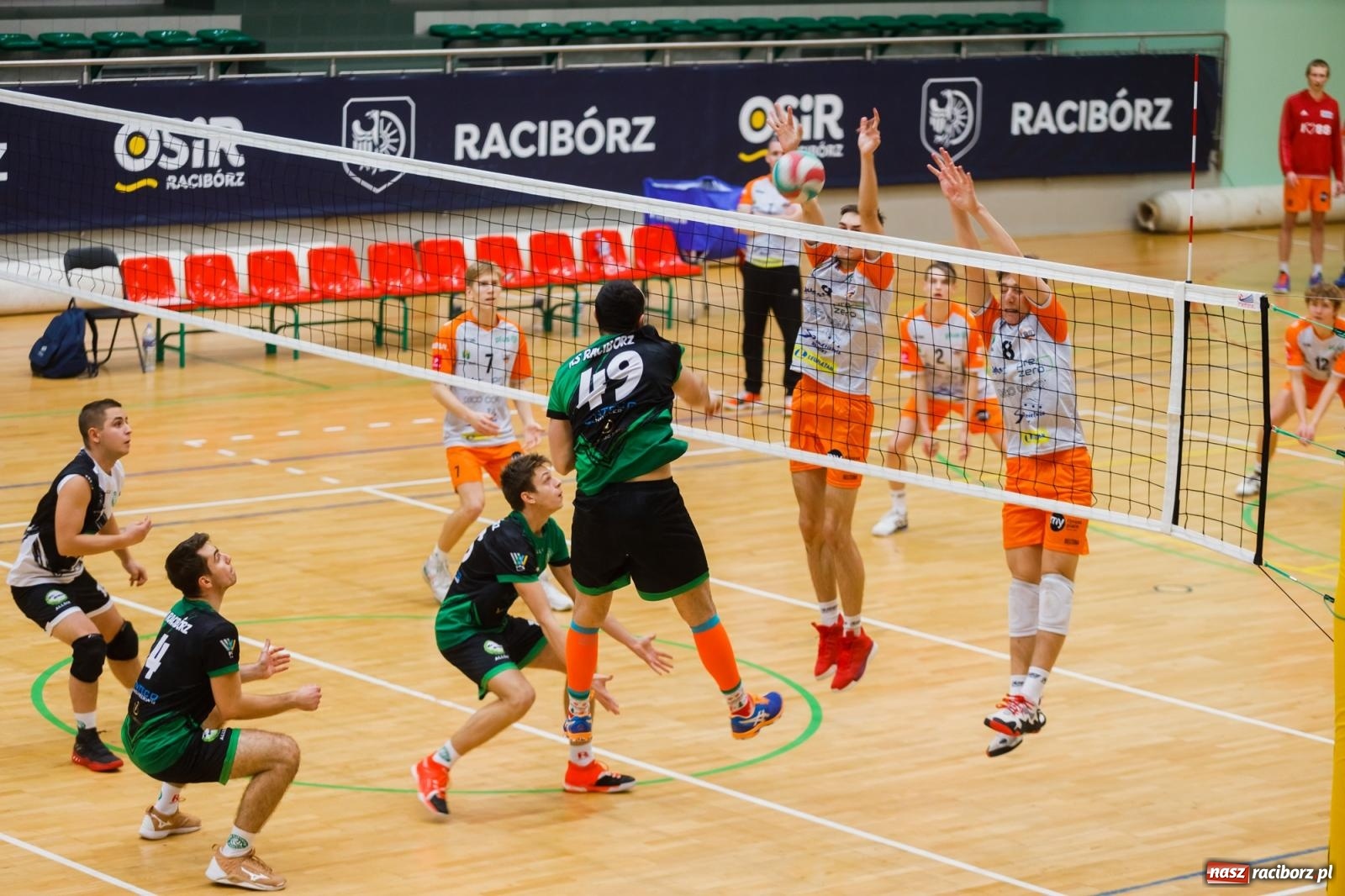 Zdjęcie w galerii na portalu naszraciborz.pl: Zimny prysznic w pierwszym secie, a potem z górki [FOTO] wiadomości z regionu