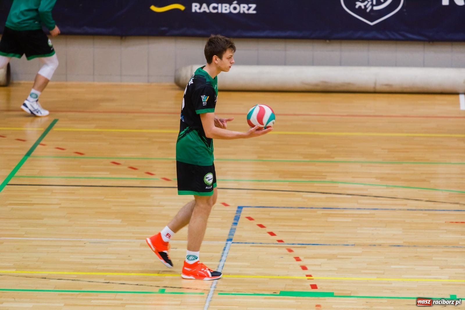 Zdjęcie w galerii na portalu naszraciborz.pl: Zimny prysznic w pierwszym secie, a potem z górki [FOTO] wiadomości z regionu