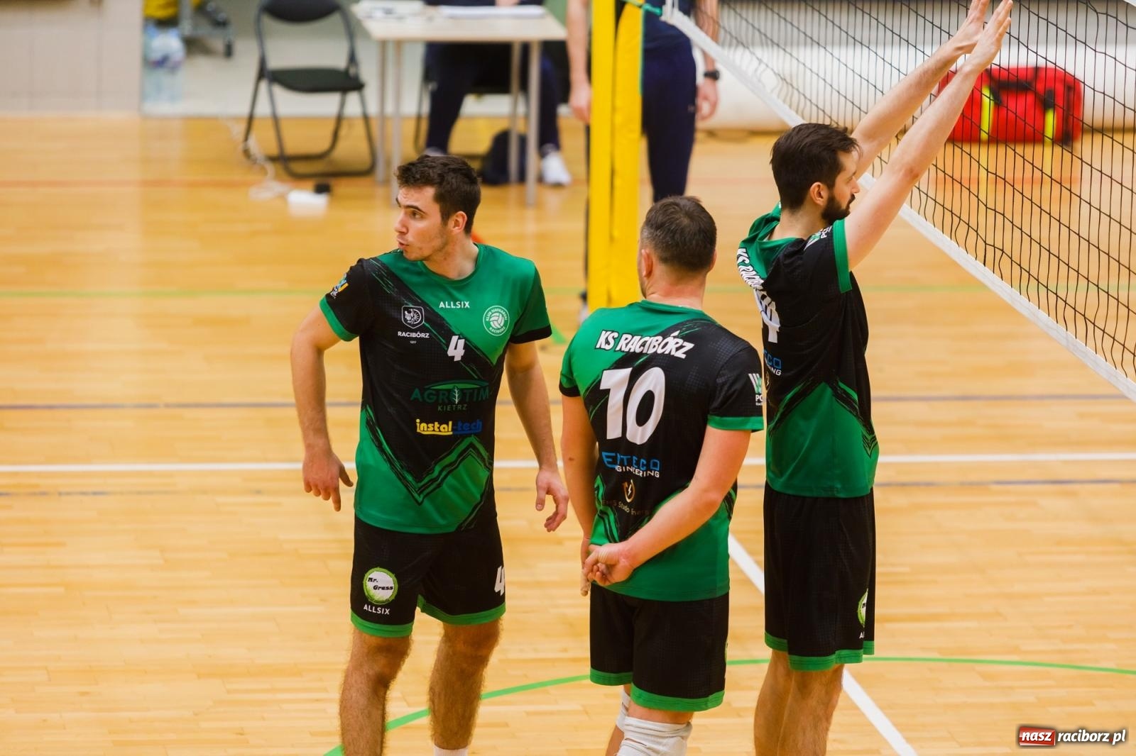 Zdjęcie w galerii na portalu naszraciborz.pl: Zimny prysznic w pierwszym secie, a potem z górki [FOTO] wiadomości z regionu