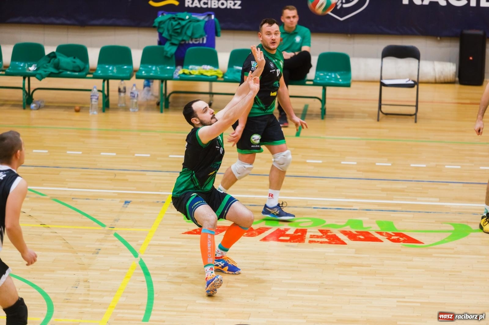 Zdjęcie w galerii na portalu naszraciborz.pl: Zimny prysznic w pierwszym secie, a potem z górki [FOTO] wiadomości z regionu