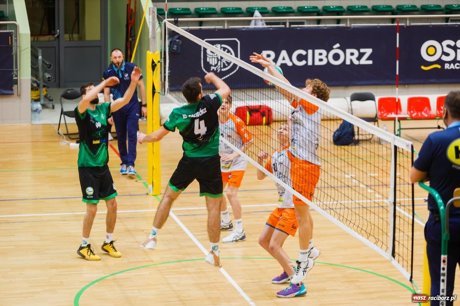 Zdjęcie w galerii na portalu naszraciborz.pl: Zimny prysznic w pierwszym secie, a potem z górki [FOTO] wiadomości z regionu
