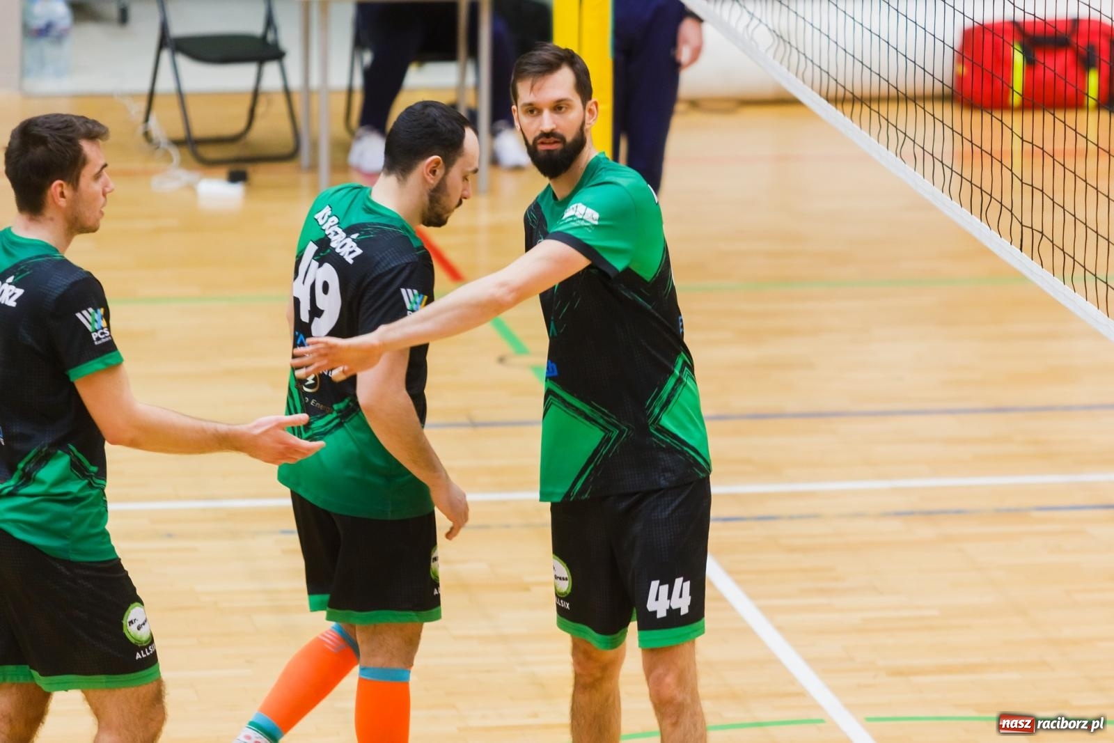 Zdjęcie w galerii na portalu naszraciborz.pl: Zimny prysznic w pierwszym secie, a potem z górki [FOTO] wiadomości z regionu