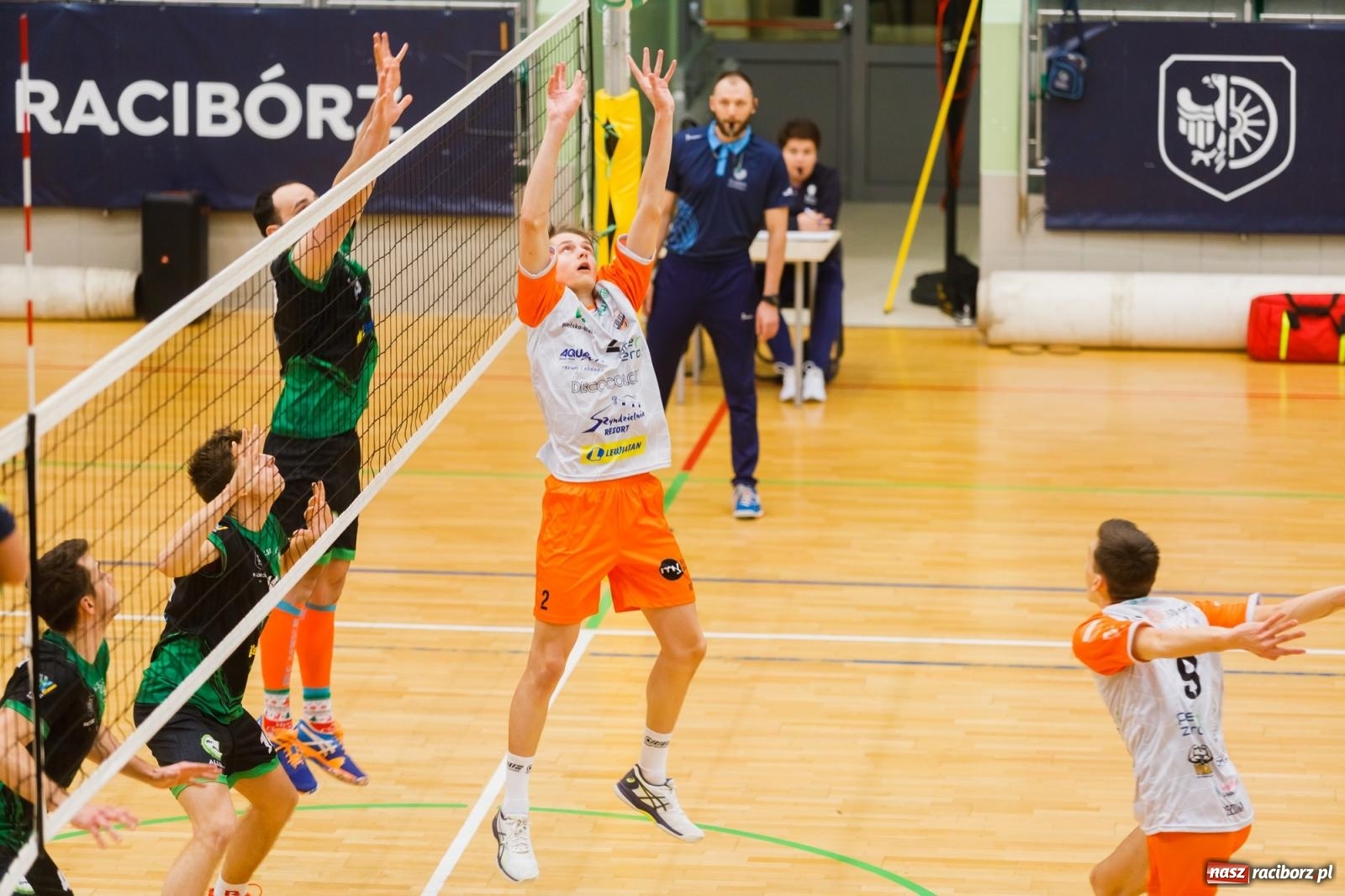 Zdjęcie w galerii na portalu naszraciborz.pl: Zimny prysznic w pierwszym secie, a potem z górki [FOTO] wiadomości z regionu