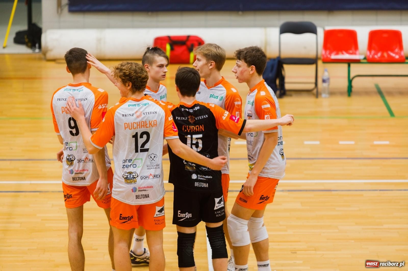 Zdjęcie w galerii na portalu naszraciborz.pl: Zimny prysznic w pierwszym secie, a potem z górki [FOTO] wiadomości z regionu