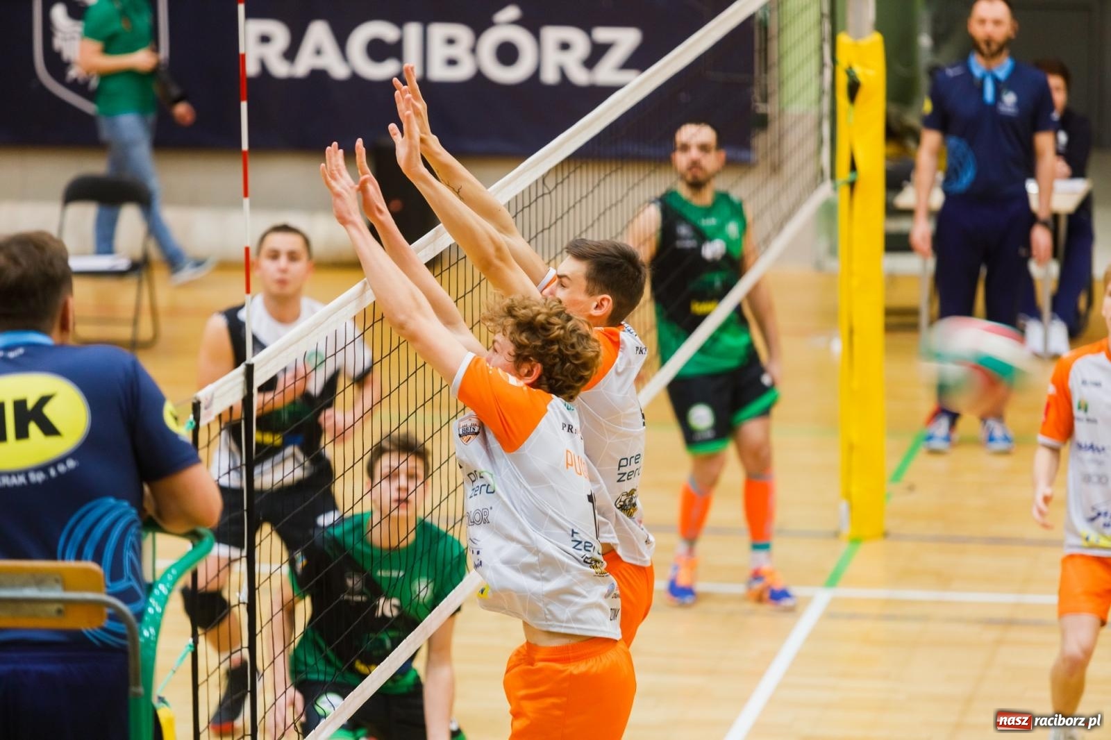 Zdjęcie w galerii na portalu naszraciborz.pl: Zimny prysznic w pierwszym secie, a potem z górki [FOTO] wiadomości z regionu