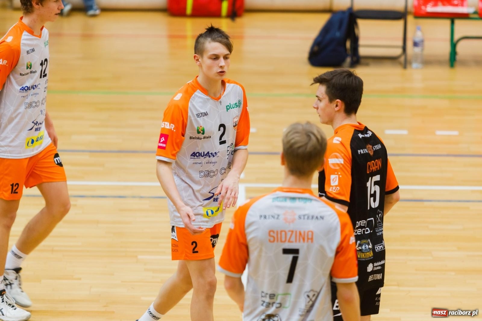 Zdjęcie w galerii na portalu naszraciborz.pl: Zimny prysznic w pierwszym secie, a potem z górki [FOTO] wiadomości z regionu