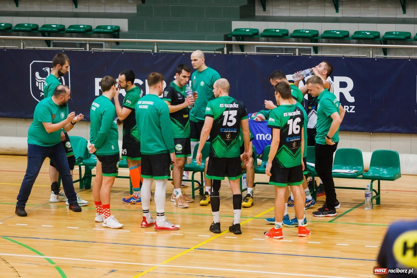 Zdjęcie w galerii na portalu naszraciborz.pl: Zimny prysznic w pierwszym secie, a potem z górki [FOTO] wiadomości z regionu