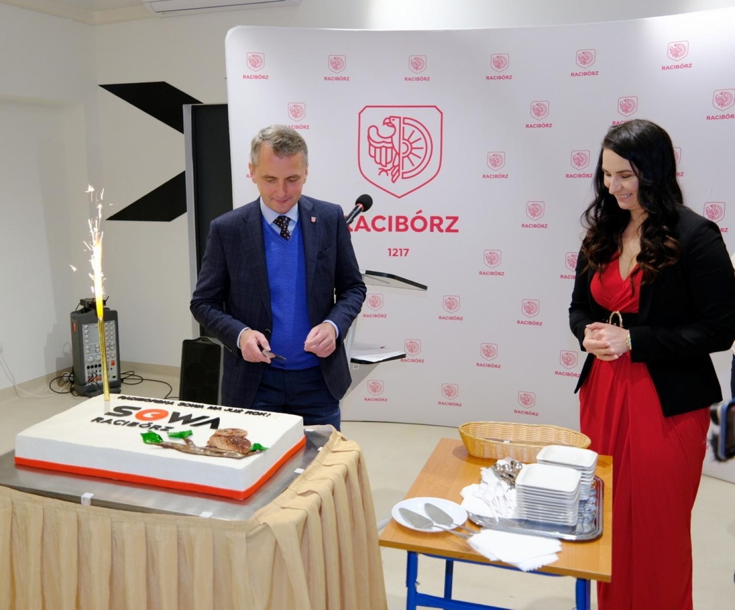 Zdjęcie w galerii na portalu naszraciborz.pl: Raciborska SOWA ma już roczek wiadomości z regionu