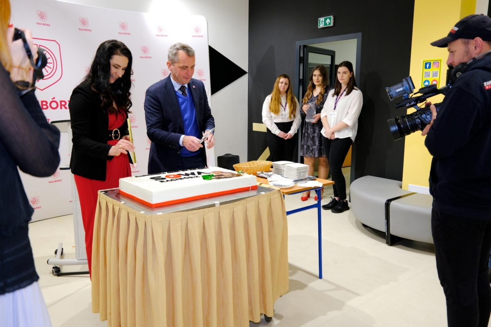 Zdjęcie w galerii na portalu naszraciborz.pl: Raciborska SOWA ma już roczek wiadomości z regionu