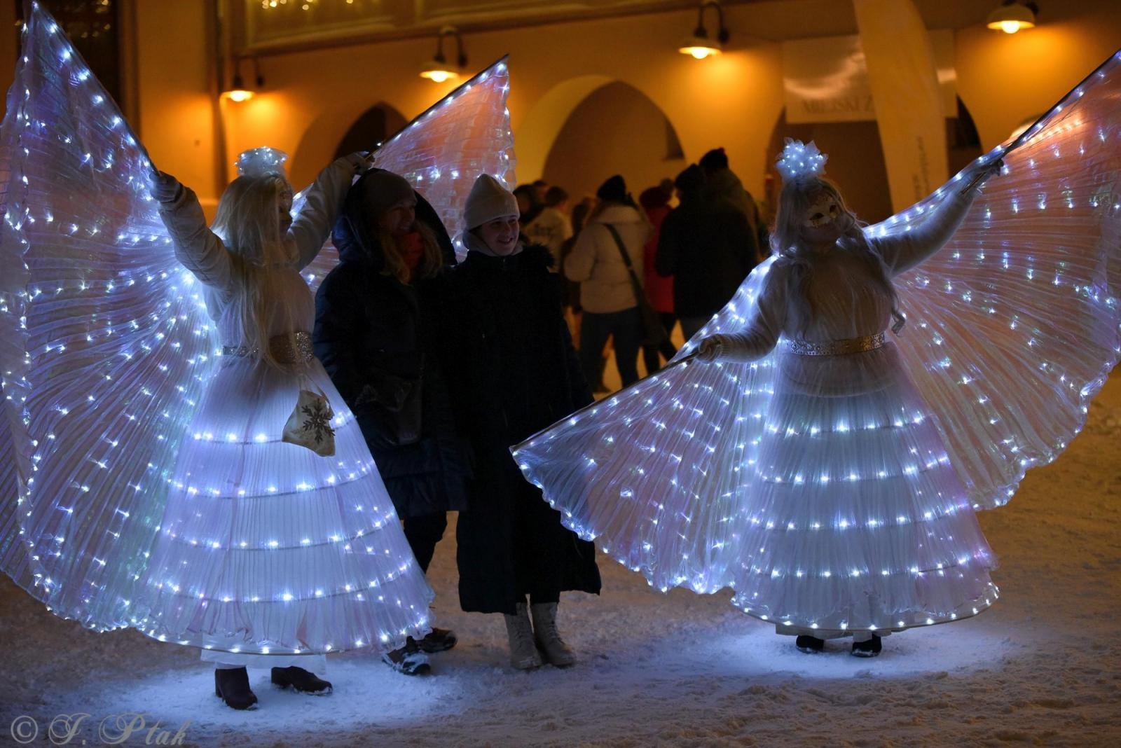 Zdjęcie w galerii na portalu naszraciborz.pl: Sobotni zamkowy jarmark ze śpiewem i folklorem wiadomości z regionu