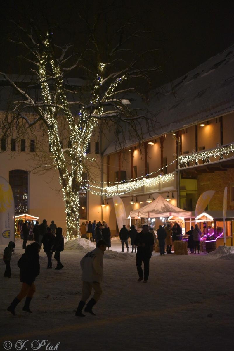 Zdjęcie w galerii na portalu naszraciborz.pl: Sobotni zamkowy jarmark ze śpiewem i folklorem wiadomości z regionu