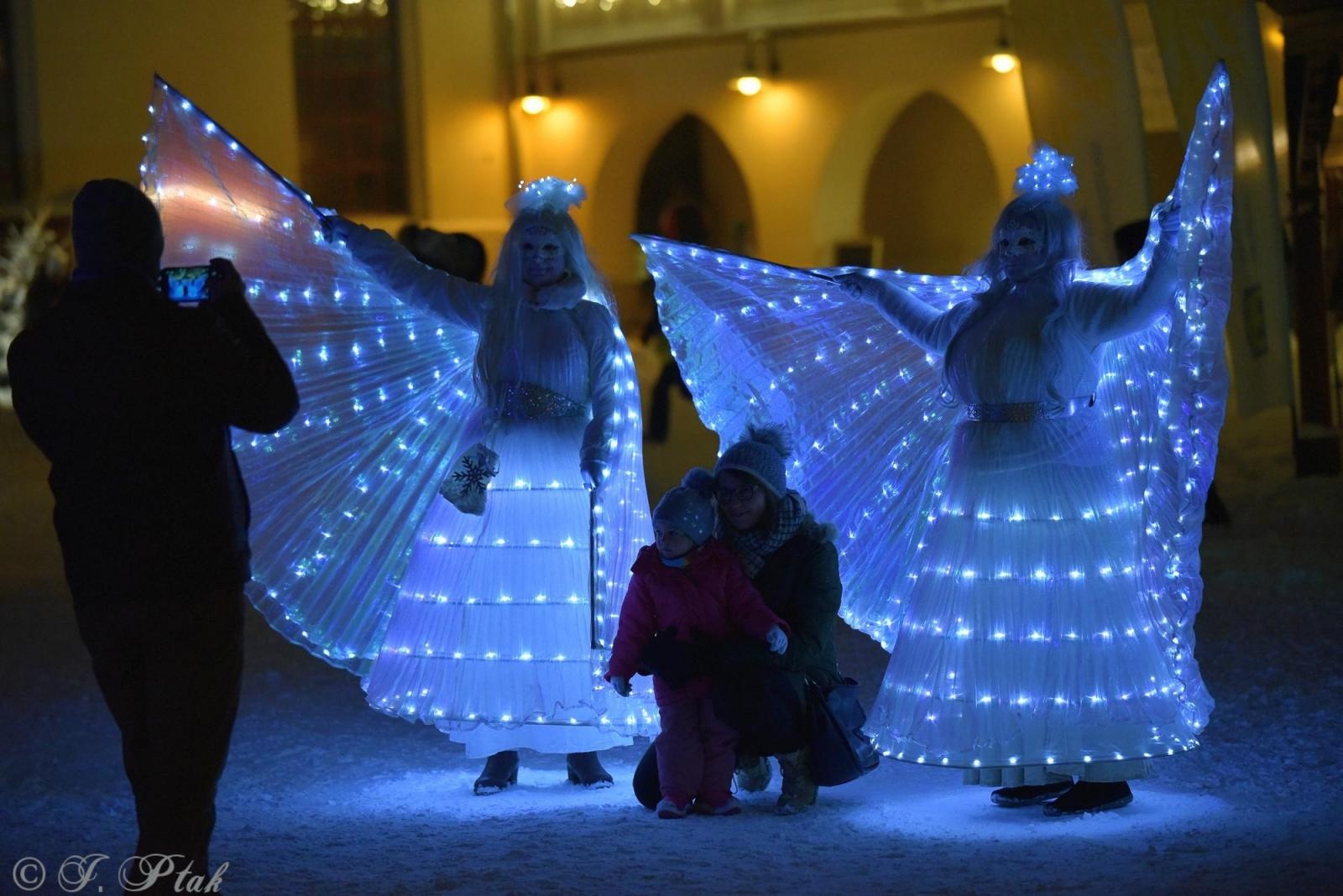 Zdjęcie w galerii na portalu naszraciborz.pl: Sobotni zamkowy jarmark ze śpiewem i folklorem wiadomości z regionu