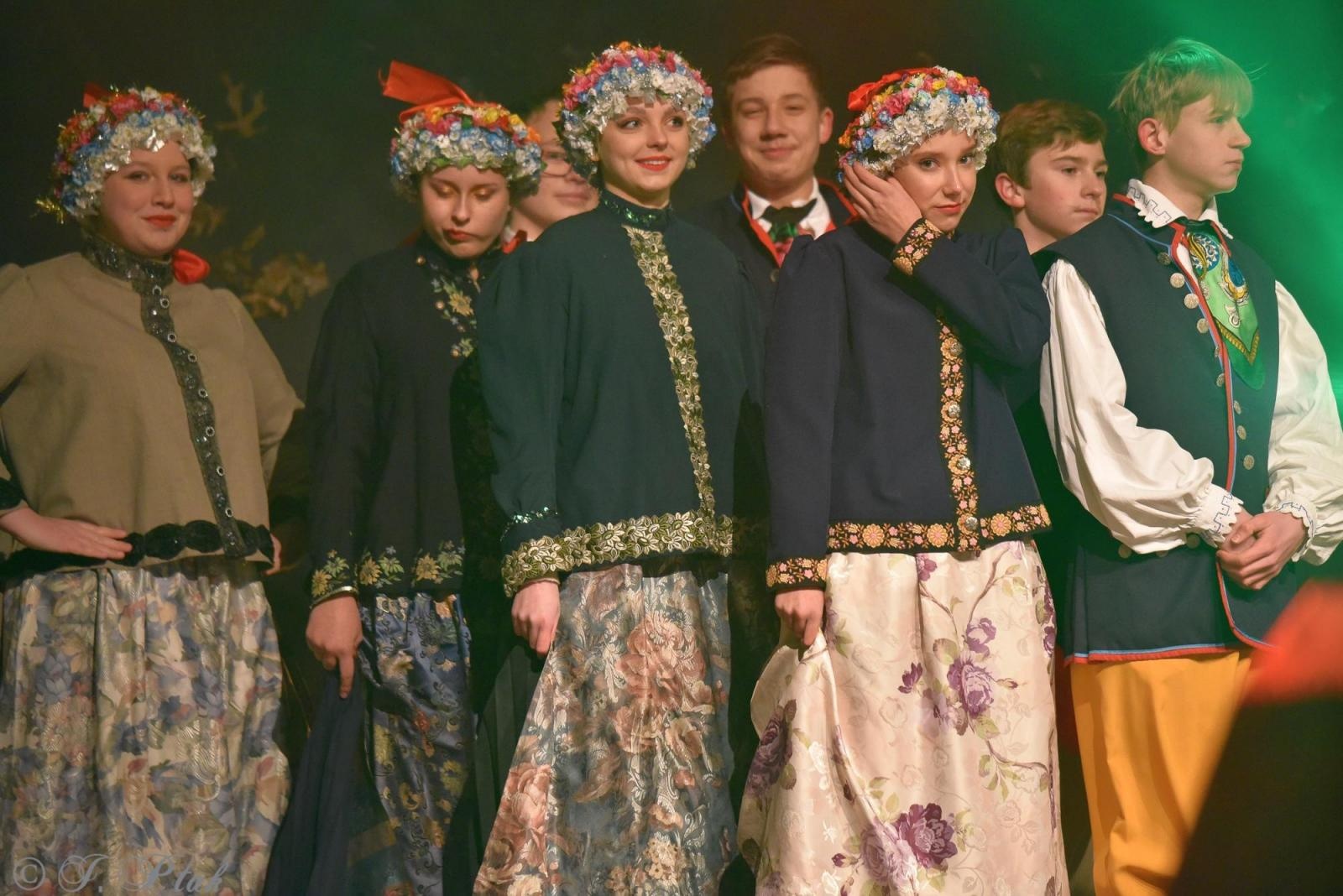 Zdjęcie w galerii na portalu naszraciborz.pl: Sobotni zamkowy jarmark ze śpiewem i folklorem wiadomości z regionu