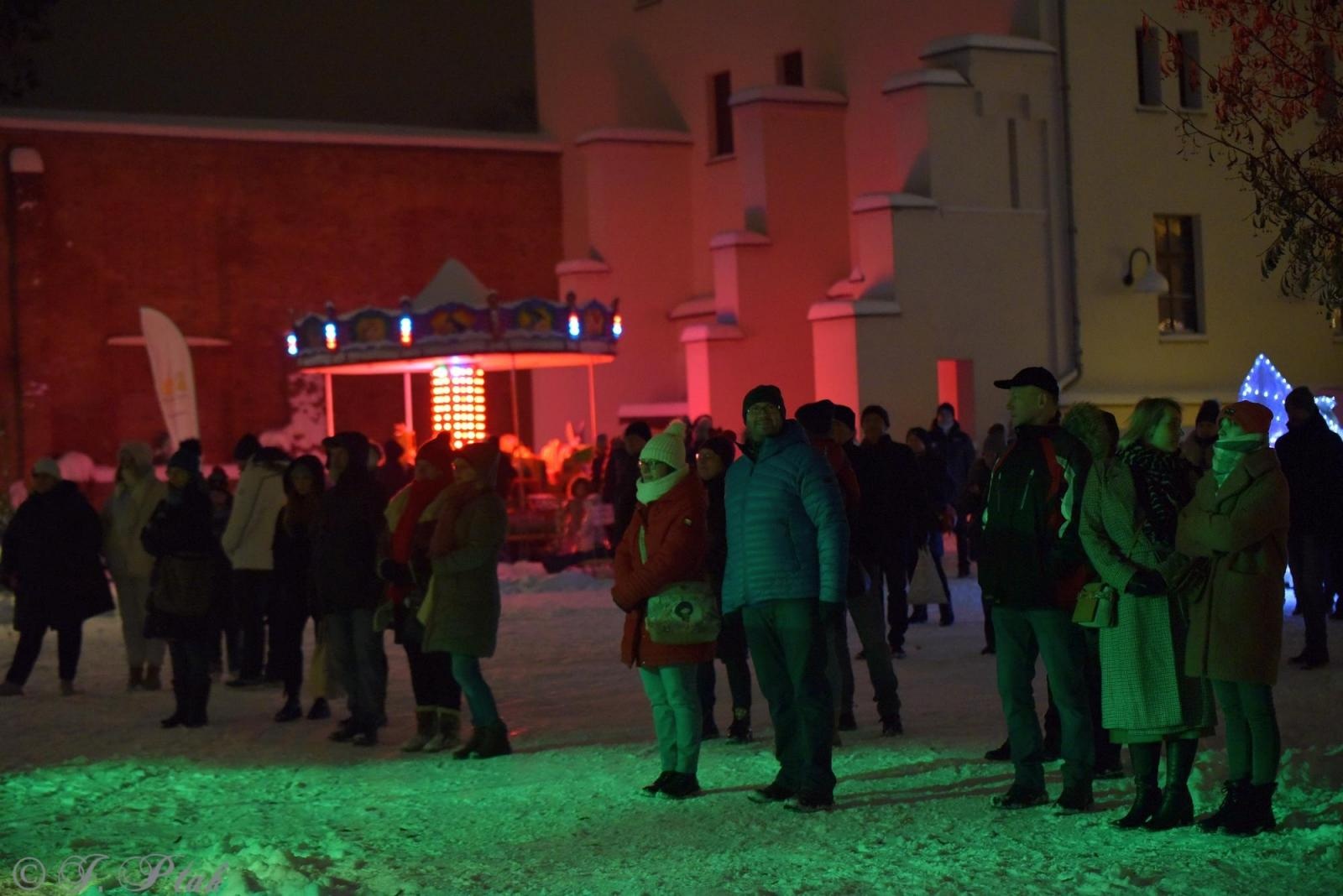 Zdjęcie w galerii na portalu naszraciborz.pl: Sobotni zamkowy jarmark ze śpiewem i folklorem wiadomości z regionu