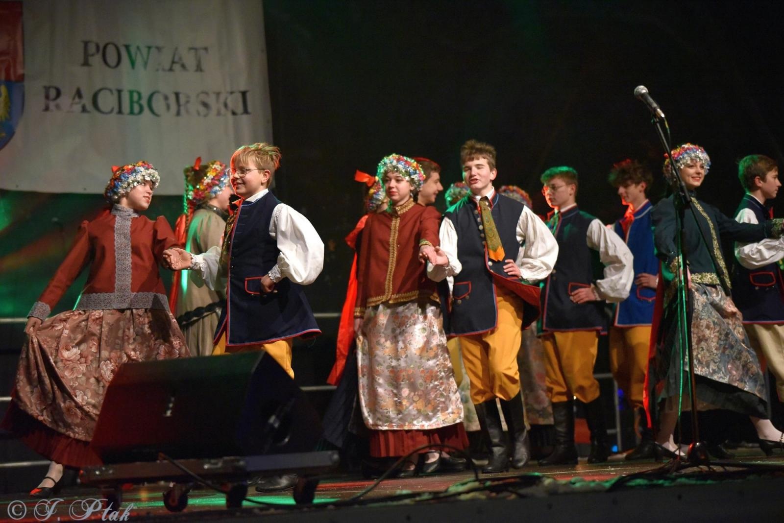 Zdjęcie w galerii na portalu naszraciborz.pl: Sobotni zamkowy jarmark ze śpiewem i folklorem wiadomości z regionu