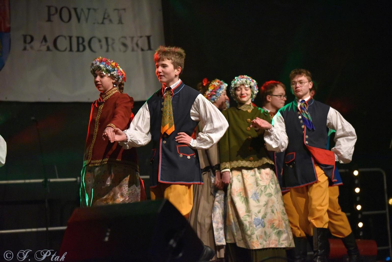 Zdjęcie w galerii na portalu naszraciborz.pl: Sobotni zamkowy jarmark ze śpiewem i folklorem wiadomości z regionu