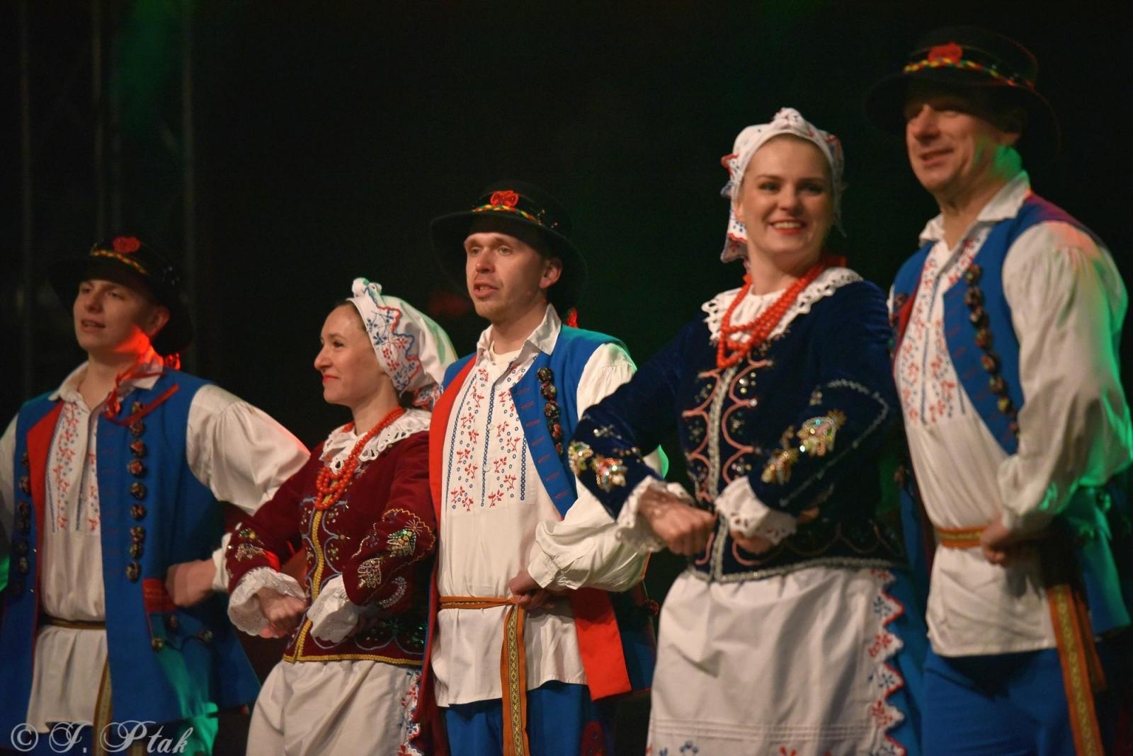 Zdjęcie w galerii na portalu naszraciborz.pl: Sobotni zamkowy jarmark ze śpiewem i folklorem wiadomości z regionu