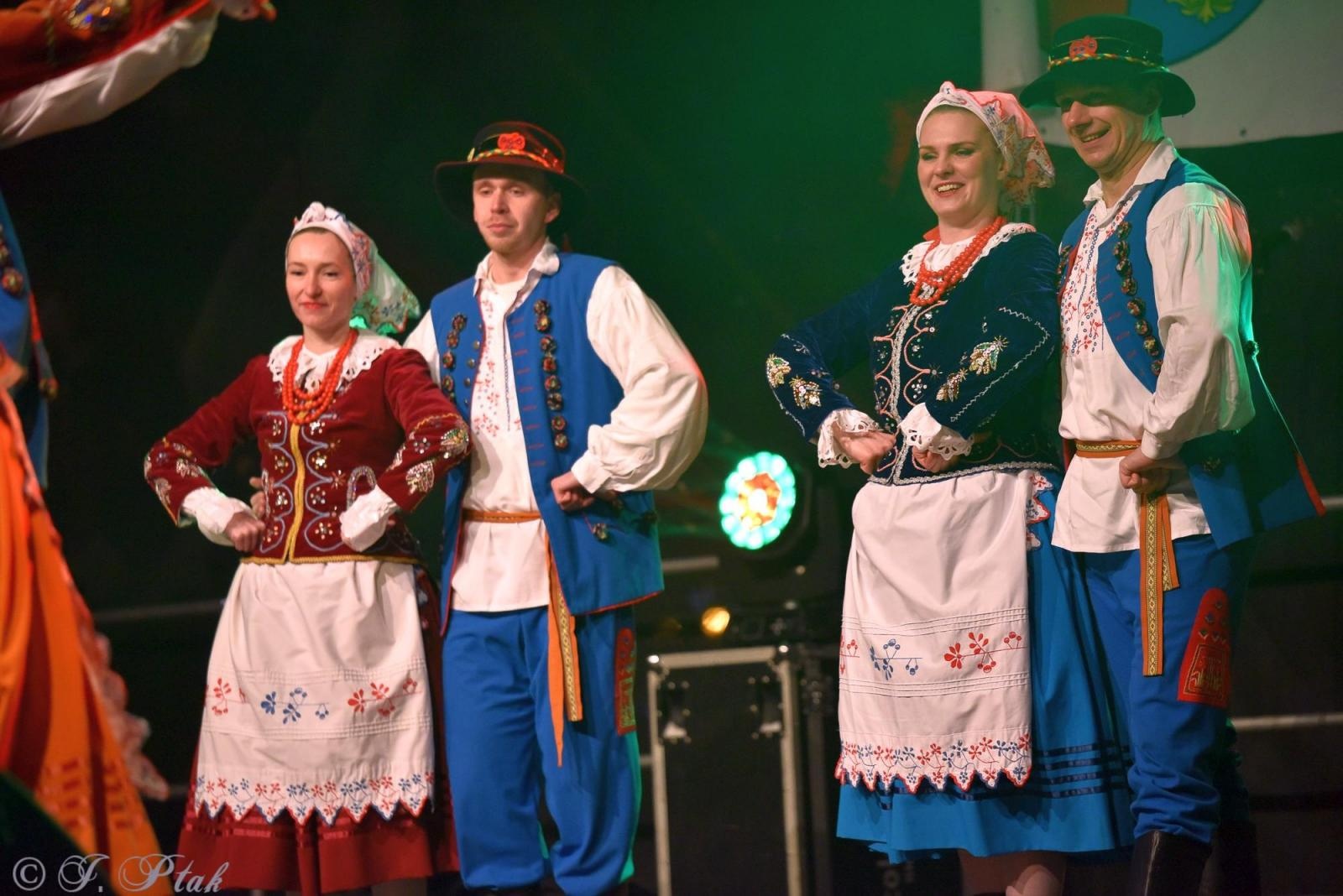 Zdjęcie w galerii na portalu naszraciborz.pl: Sobotni zamkowy jarmark ze śpiewem i folklorem wiadomości z regionu