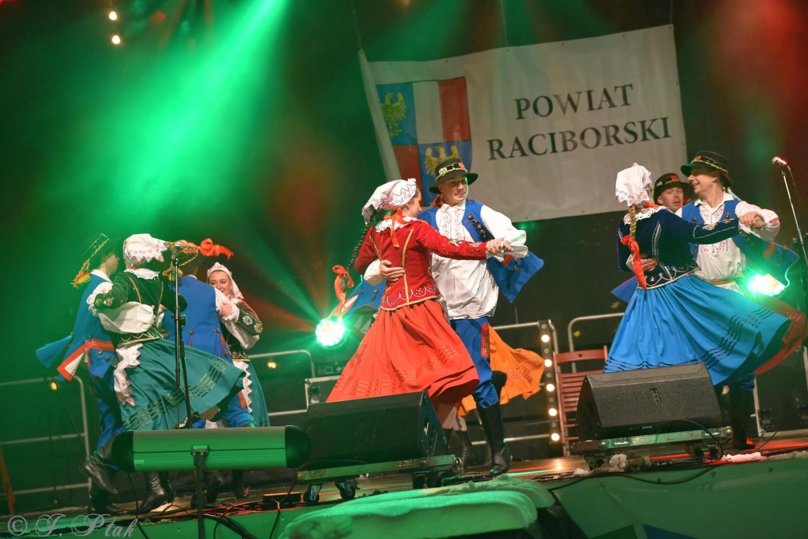 Zdjęcie w galerii na portalu naszraciborz.pl: Sobotni zamkowy jarmark ze śpiewem i folklorem wiadomości z regionu