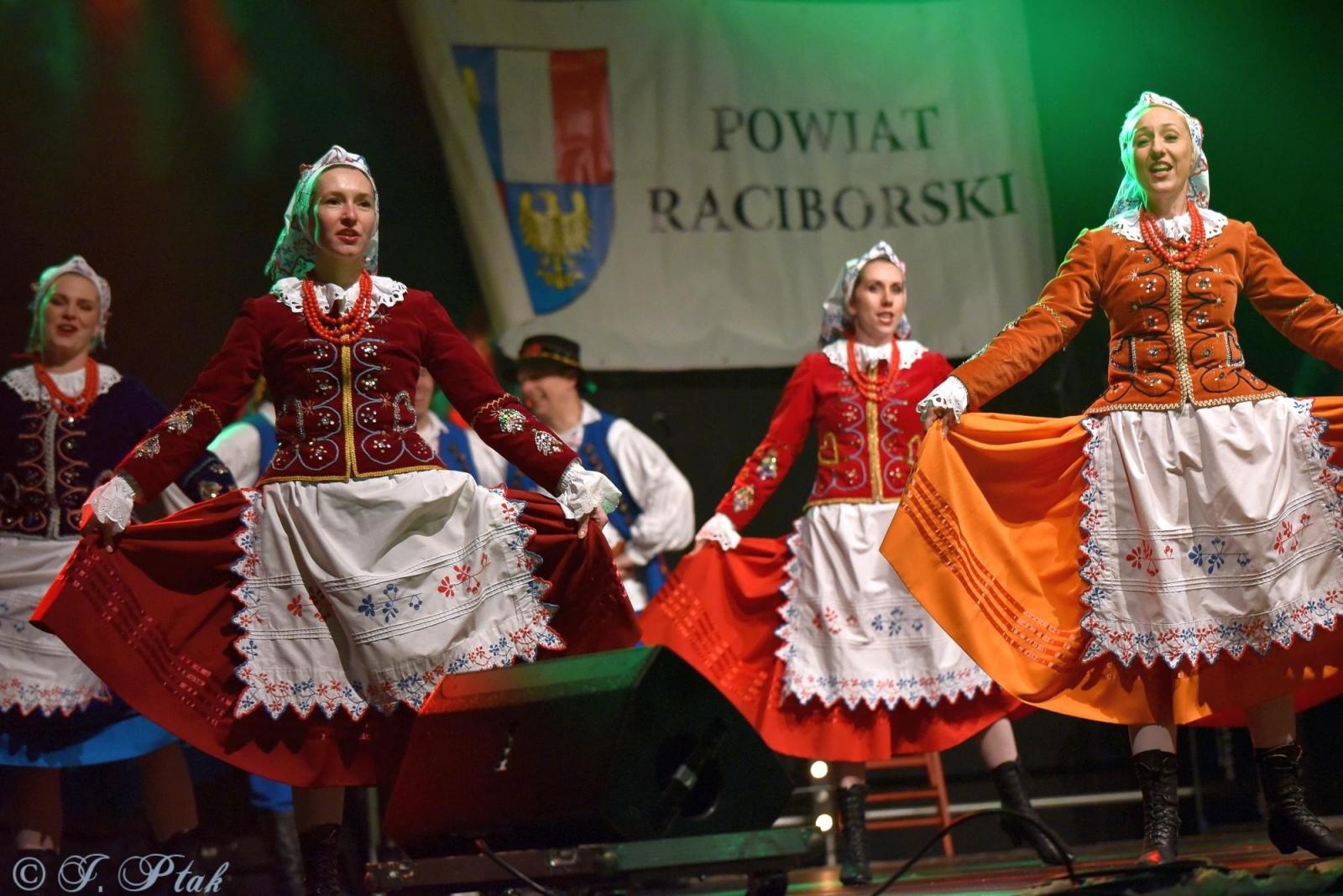 Zdjęcie w galerii na portalu naszraciborz.pl: Sobotni zamkowy jarmark ze śpiewem i folklorem wiadomości z regionu