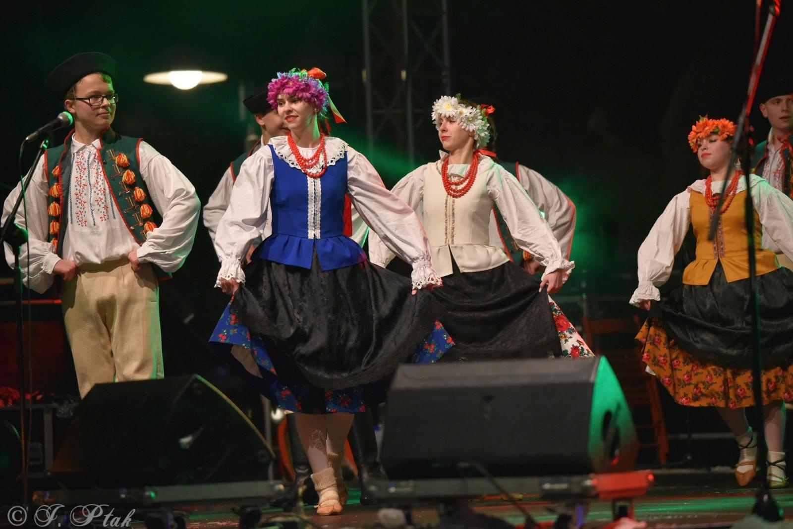 Zdjęcie w galerii na portalu naszraciborz.pl: Sobotni zamkowy jarmark ze śpiewem i folklorem wiadomości z regionu