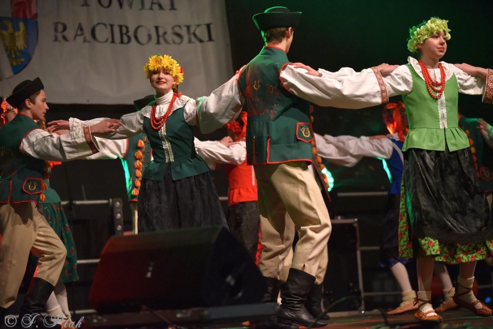 Zdjęcie w galerii na portalu naszraciborz.pl: Sobotni zamkowy jarmark ze śpiewem i folklorem wiadomości z regionu