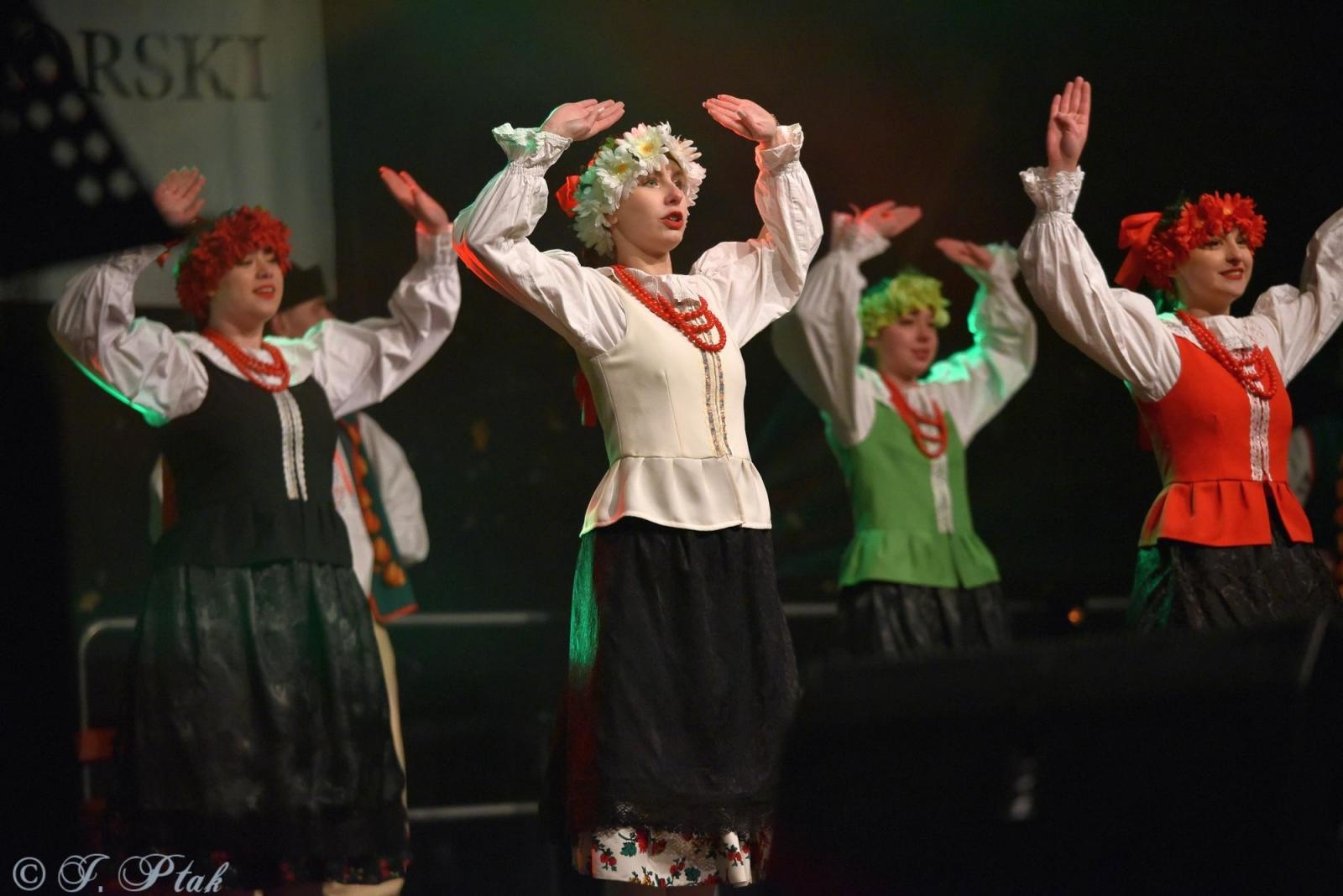 Zdjęcie w galerii na portalu naszraciborz.pl: Sobotni zamkowy jarmark ze śpiewem i folklorem wiadomości z regionu