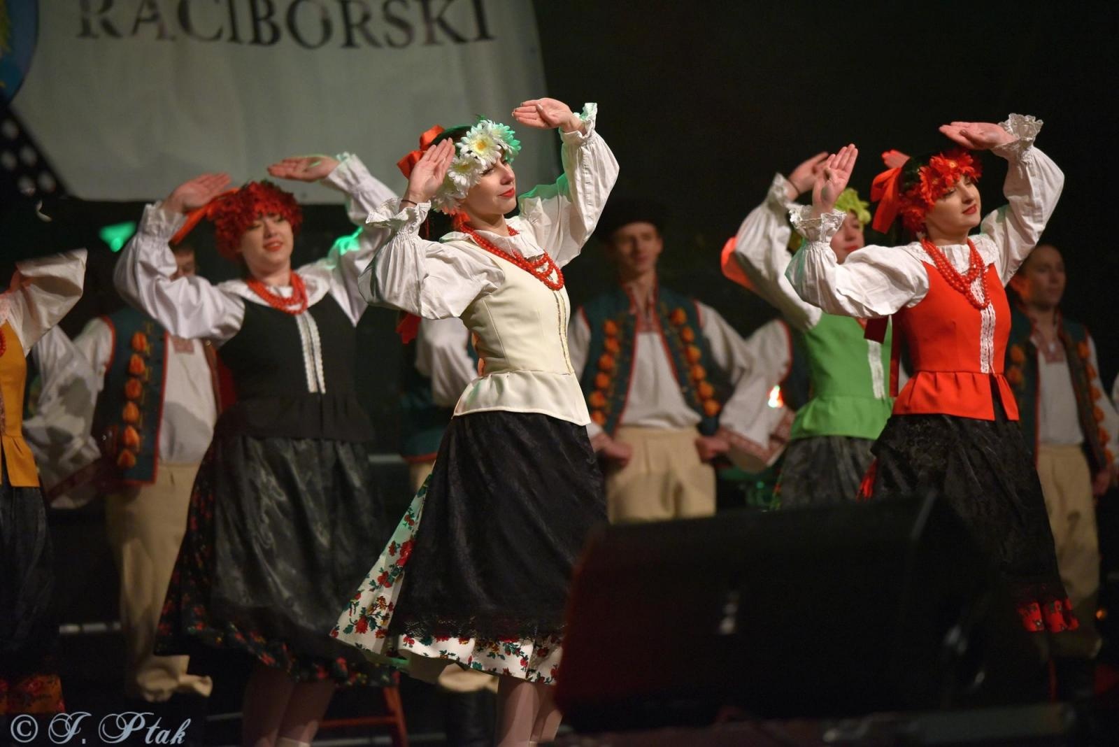 Zdjęcie w galerii na portalu naszraciborz.pl: Sobotni zamkowy jarmark ze śpiewem i folklorem wiadomości z regionu