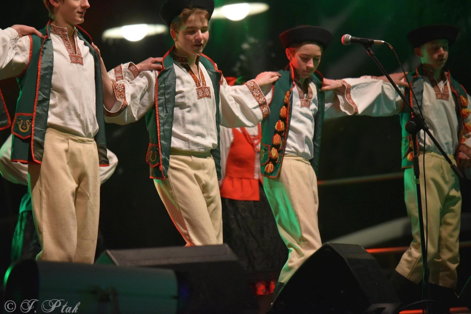 Zdjęcie w galerii na portalu naszraciborz.pl: Sobotni zamkowy jarmark ze śpiewem i folklorem wiadomości z regionu