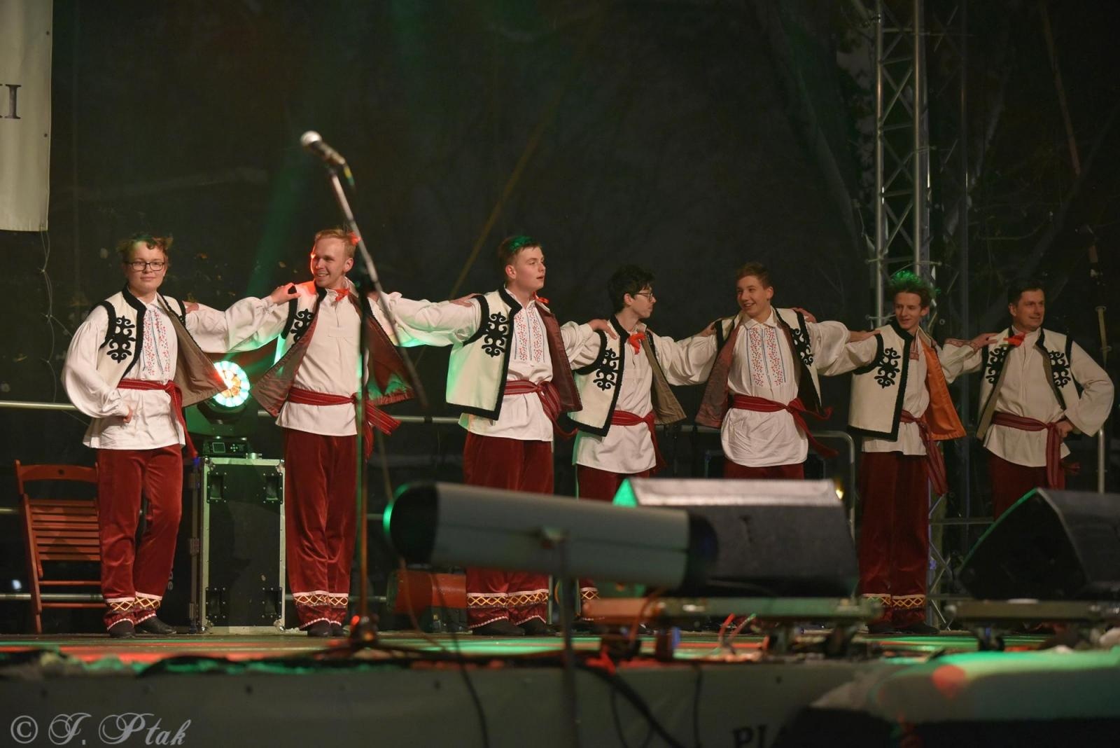 Zdjęcie w galerii na portalu naszraciborz.pl: Sobotni zamkowy jarmark ze śpiewem i folklorem wiadomości z regionu