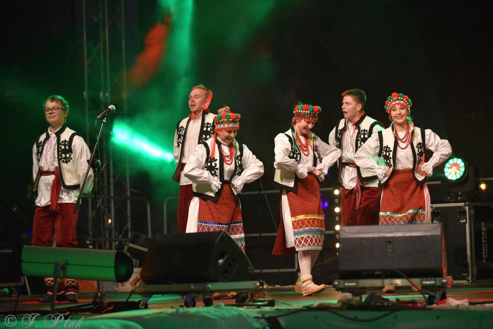 Zdjęcie w galerii na portalu naszraciborz.pl: Sobotni zamkowy jarmark ze śpiewem i folklorem wiadomości z regionu
