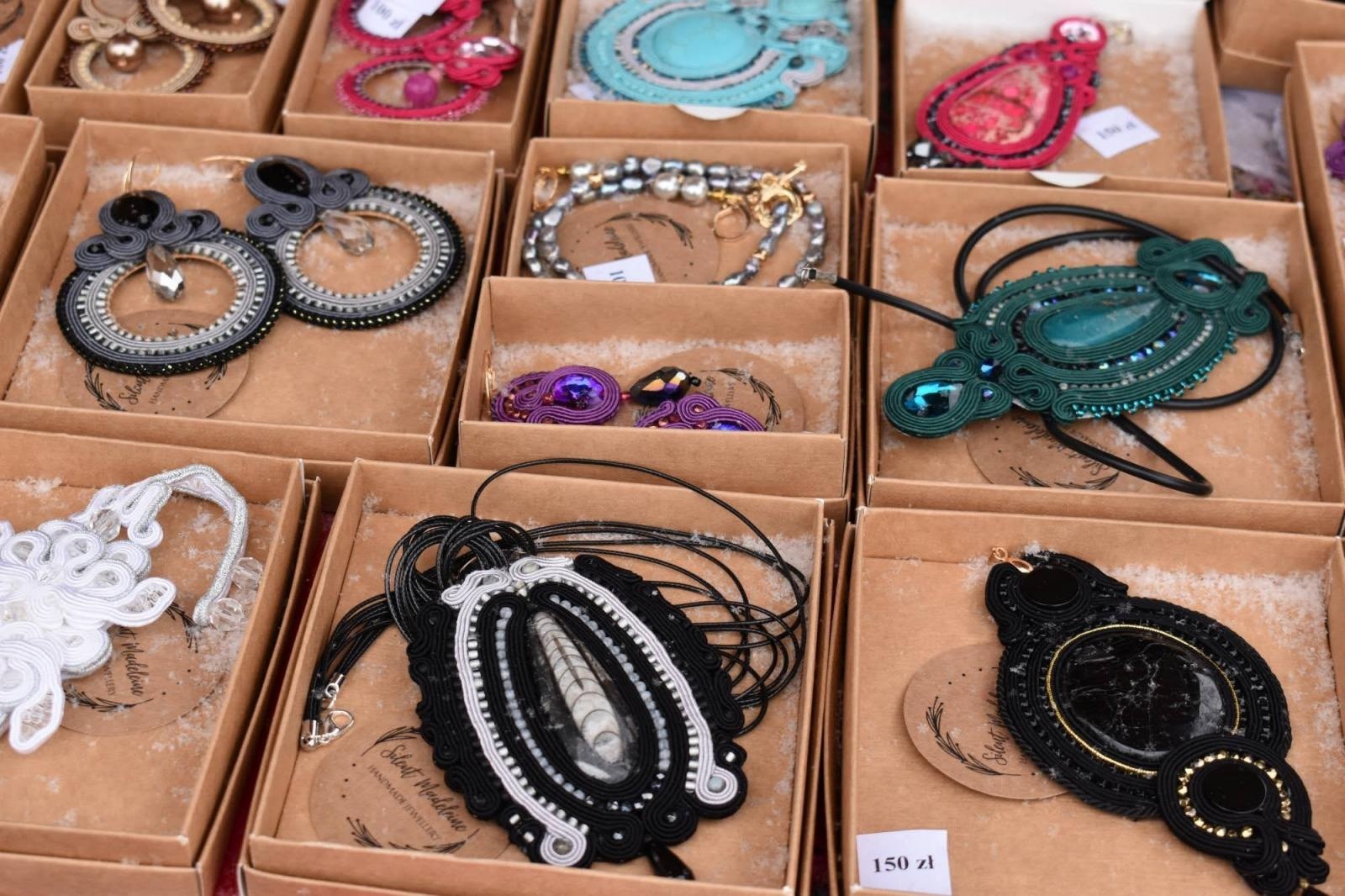 Zdjęcie w galerii na portalu naszraciborz.pl: Sobotni zamkowy jarmark ze śpiewem i folklorem wiadomości z regionu