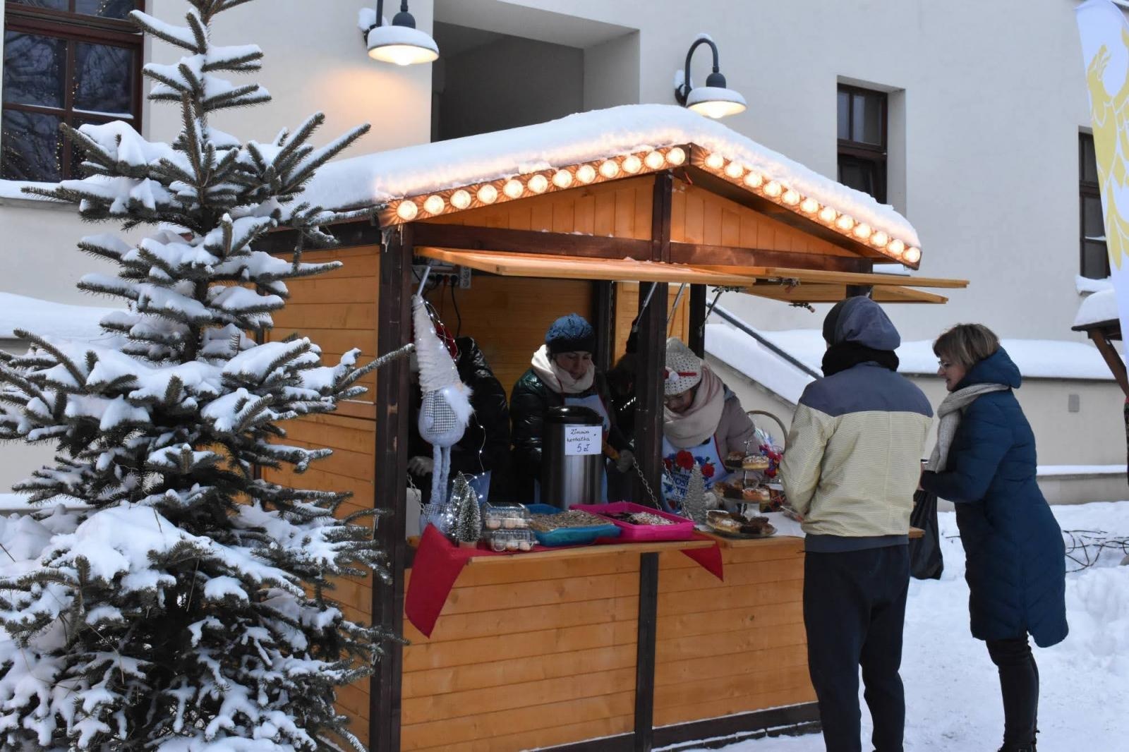 Zdjęcie w galerii na portalu naszraciborz.pl: Sobotni zamkowy jarmark ze śpiewem i folklorem wiadomości z regionu