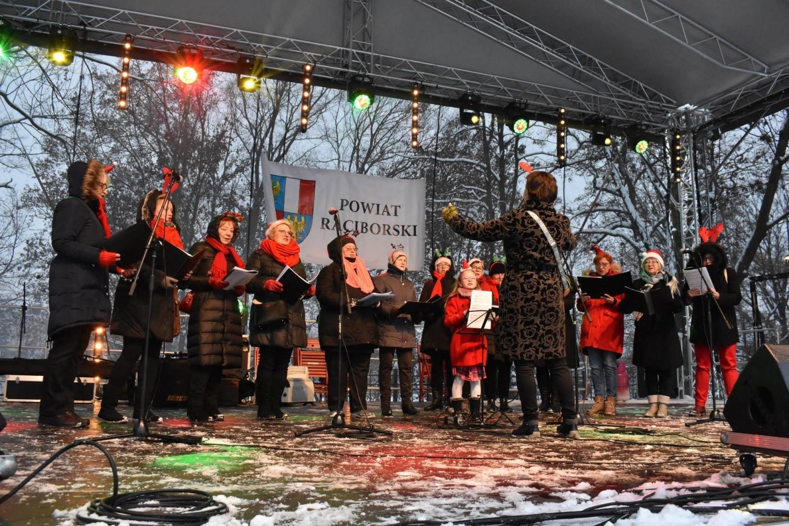 Zdjęcie w galerii na portalu naszraciborz.pl: Sobotni zamkowy jarmark ze śpiewem i folklorem wiadomości z regionu