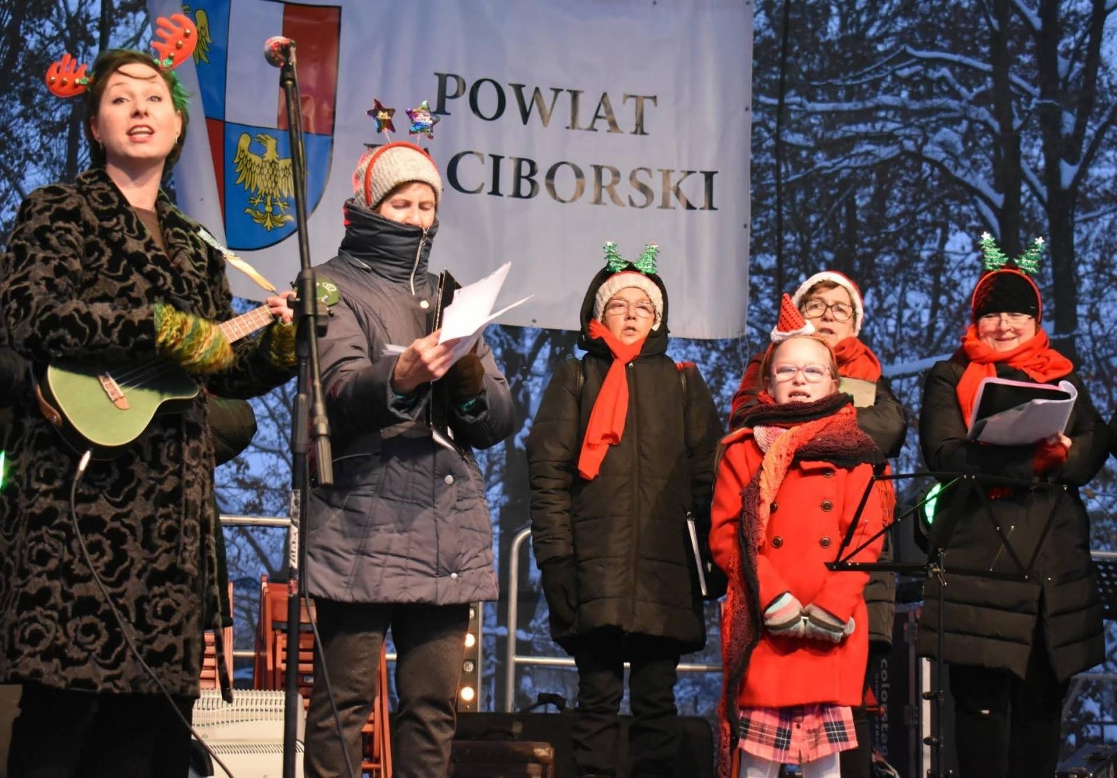Zdjęcie w galerii na portalu naszraciborz.pl: Sobotni zamkowy jarmark ze śpiewem i folklorem wiadomości z regionu