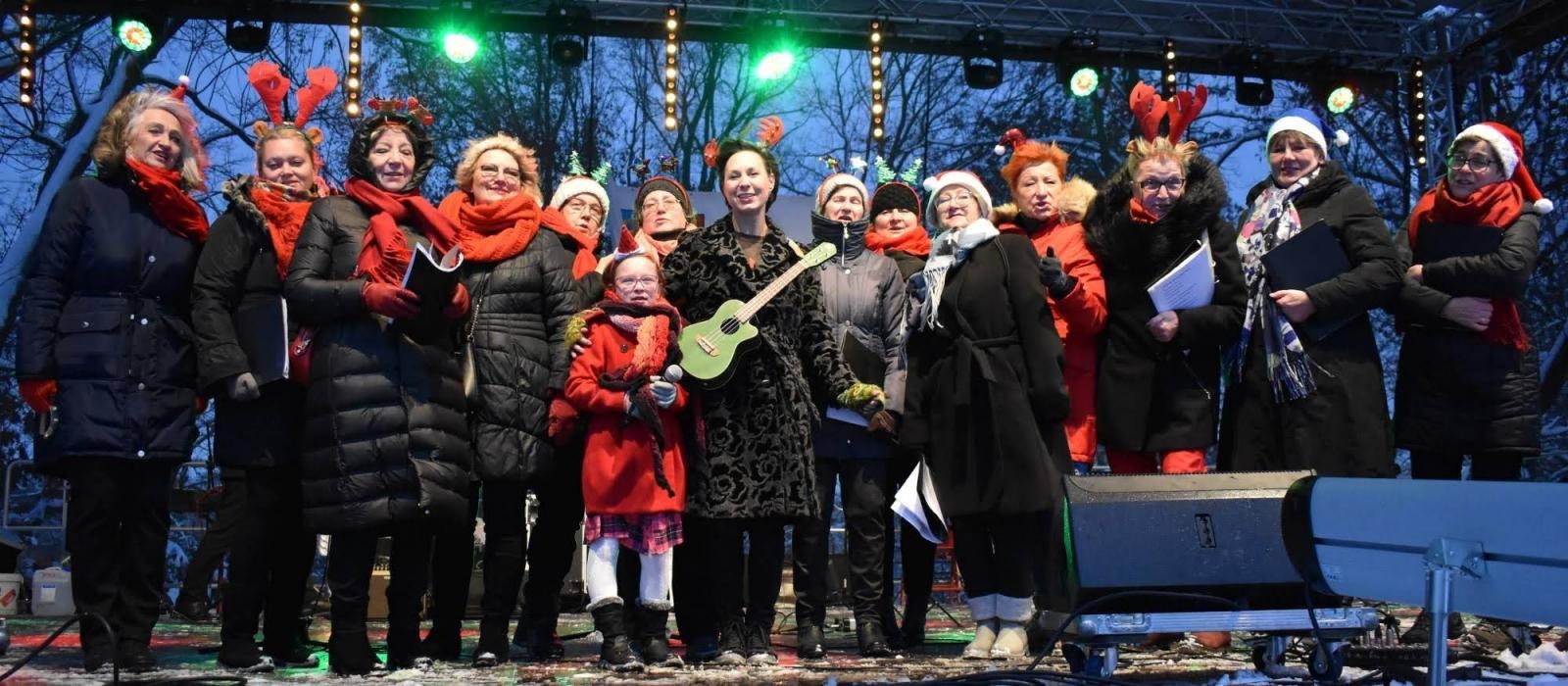 Zdjęcie w galerii na portalu naszraciborz.pl: Sobotni zamkowy jarmark ze śpiewem i folklorem wiadomości z regionu
