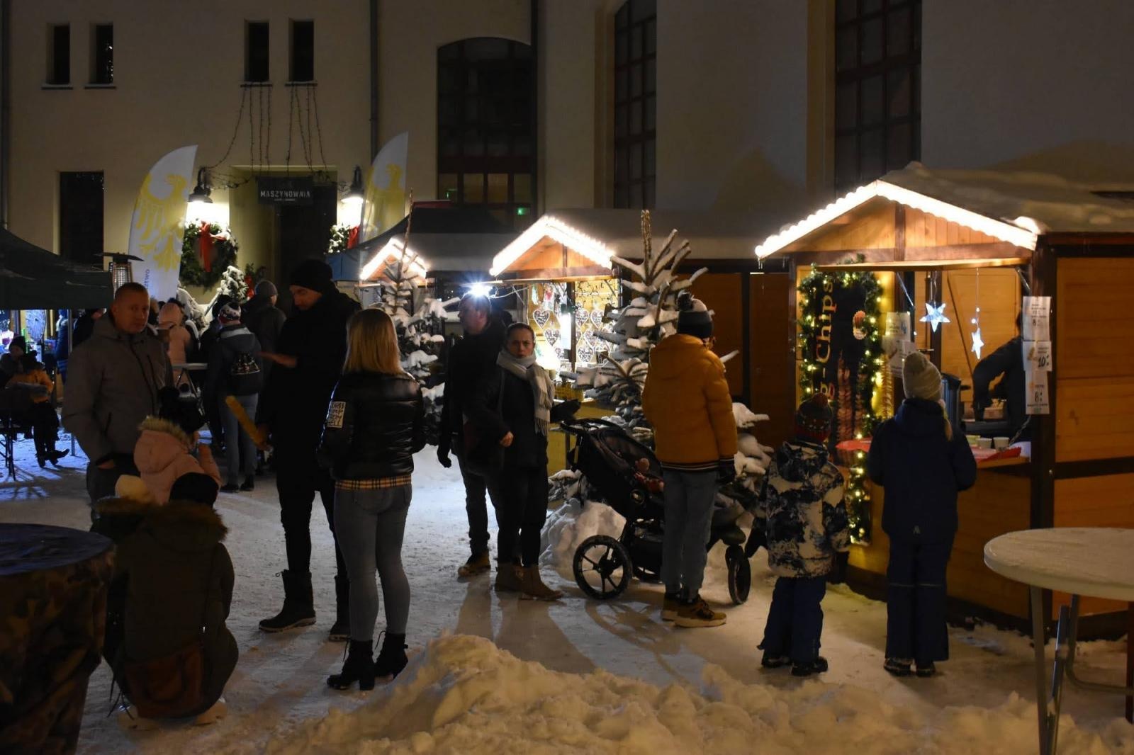 Zdjęcie w galerii na portalu naszraciborz.pl: Sobotni zamkowy jarmark ze śpiewem i folklorem wiadomości z regionu